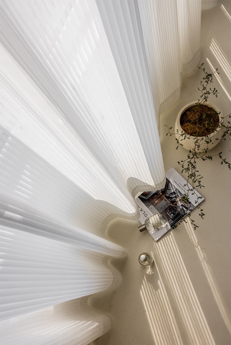 White fantasy curtains bedroom - Home Office Ye のレビューと価格