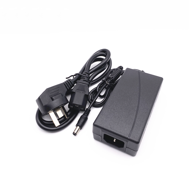 AC 100-240V To DC 30V 1.6A 48W - Power Strip Desk のレビューと価格